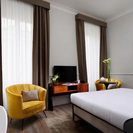 Gens Luxury Pensión 3*